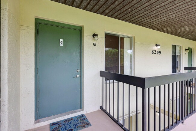 Building Photo - 6299 Chasewood Dr