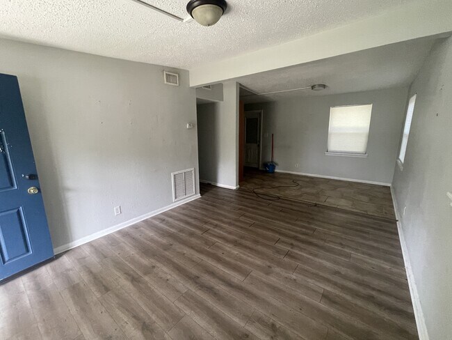Building Photo - 3864 Robert C Weaver Dr