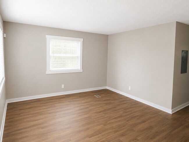 Building Photo - 3483 Lawton Rd