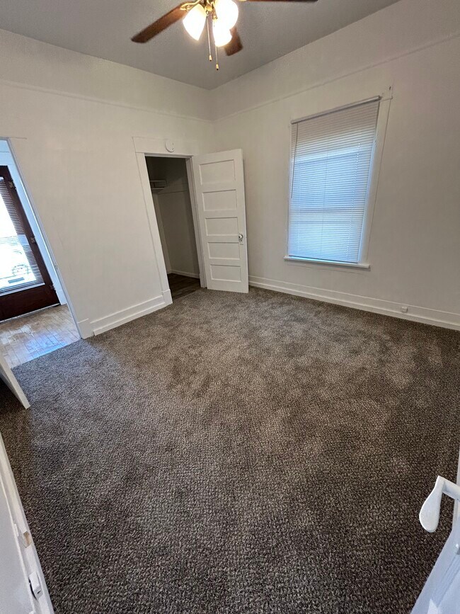 Building Photo - 800 6th Ave N