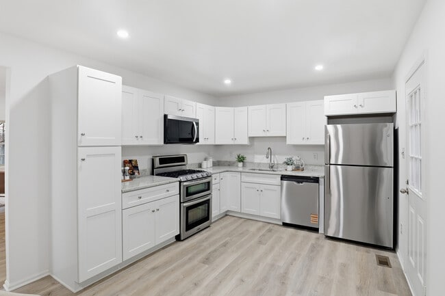 Photo - 1858 Heather Glen Ct Townhome