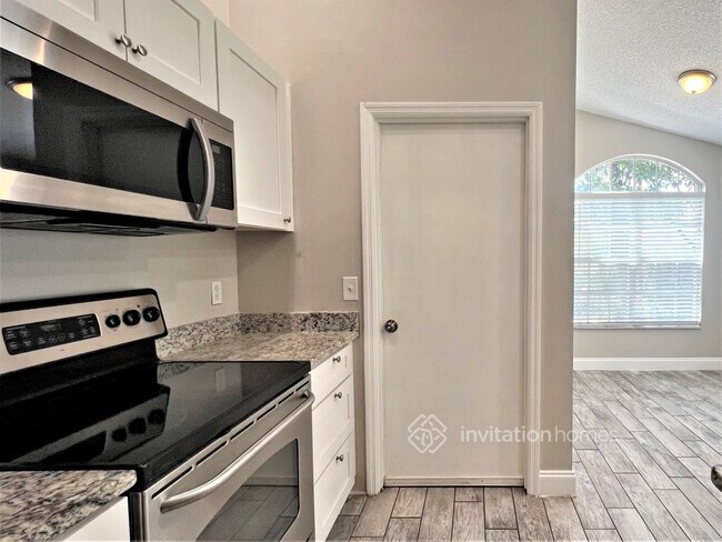 Foto del edificio - 7001 Ashbrook Ln.