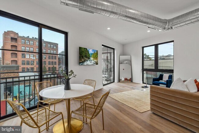 Foto del edificio - 416 W Girard Ave