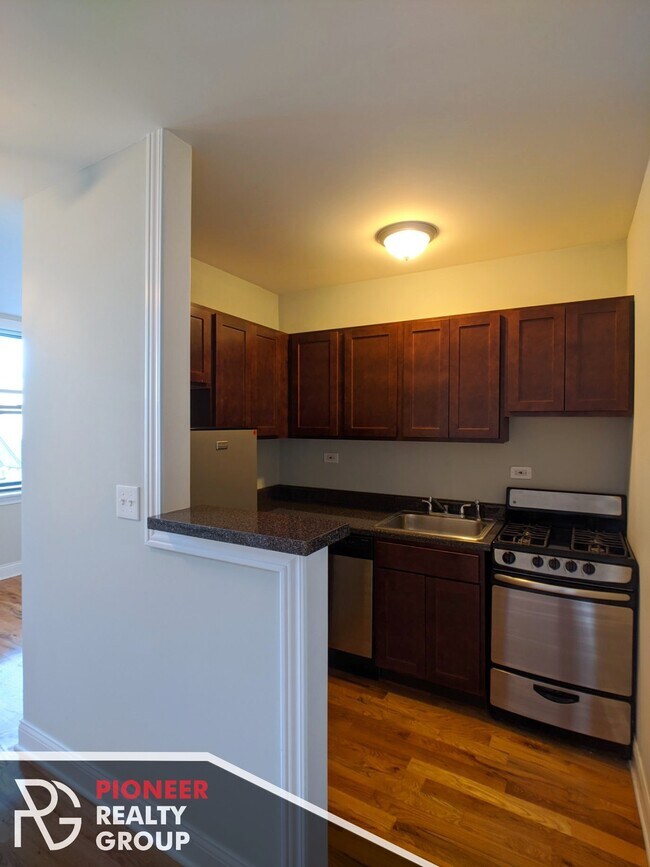 Foto del edificio - 818 W Diversey Pkwy