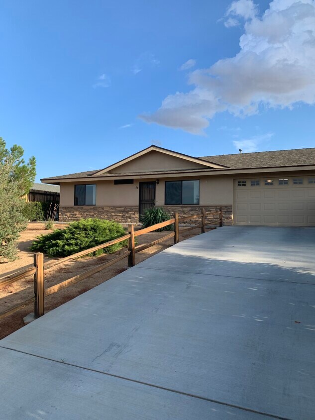 60787 Division St Unit A, Joshua Tree, CA 92252 Apartments in Joshua