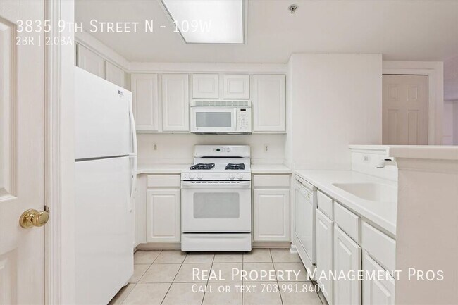 Foto del edificio - 3835 9th St N