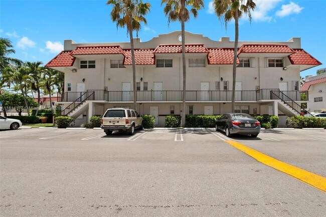 Foto del edificio - 6703 N Kendall Dr