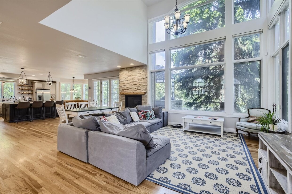 Primary Photo - 5 BDR Modern Gem in Niwot