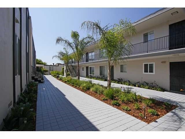 Foto principal - 4750 Noyes St