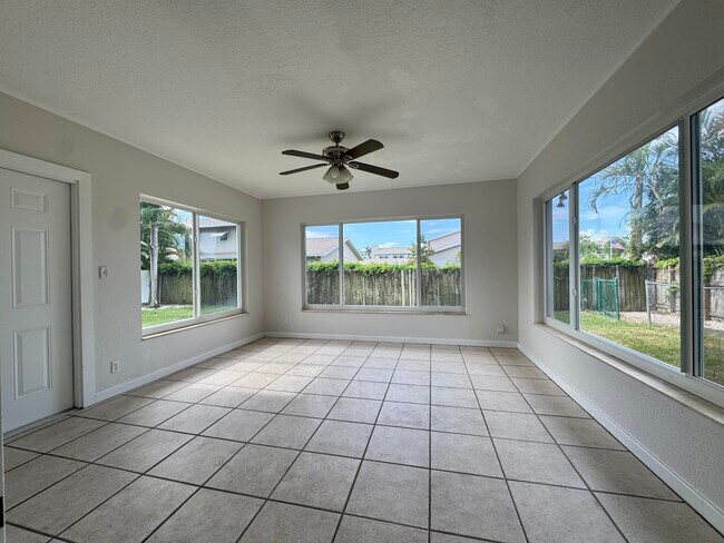 Foto del edificio - 924 SE 8th Ct