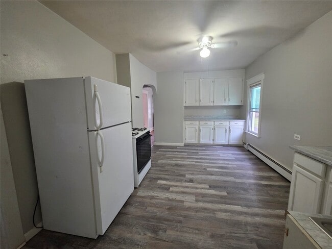 Building Photo - 320 Odell Ave