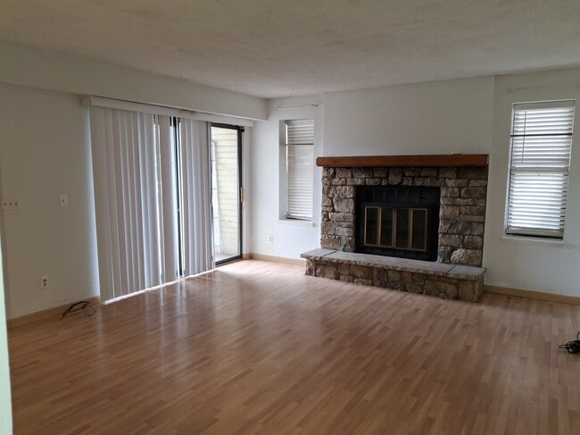 Building Photo - 16255 E Alaska Pl