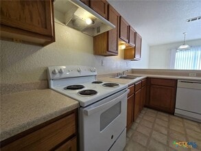 Building Photo - 2808 Leroy Cir