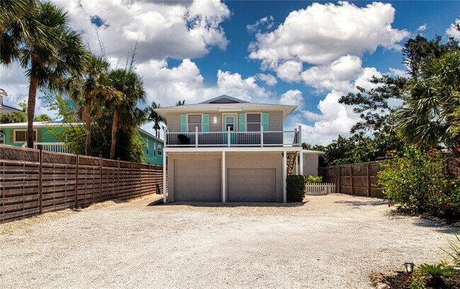Foto del edificio - 9033 Midnight Pass Rd