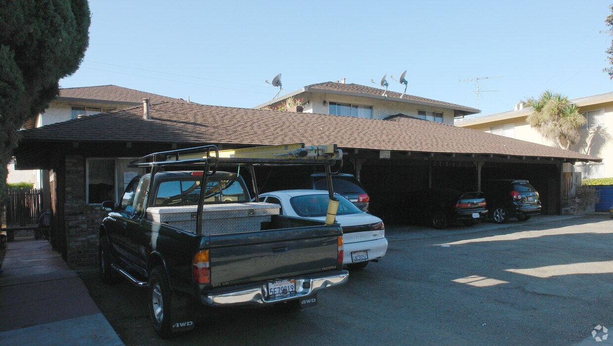 Foto del edificio - 764 Carmel Ave