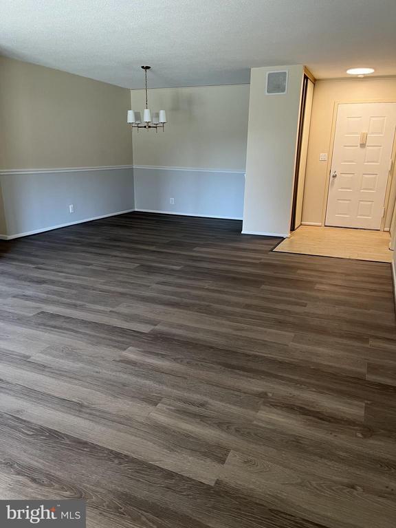 Foto del edificio - 8350 Greensboro Dr