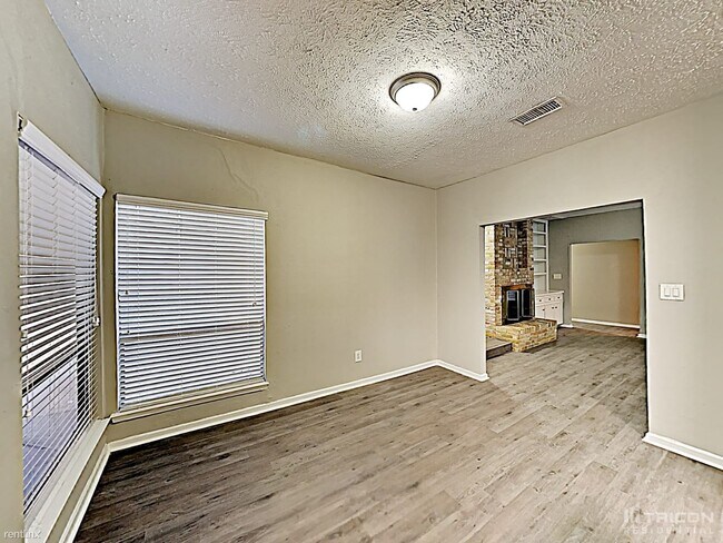 Building Photo - 535 Shady Brook Dr