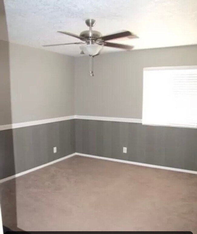 Foto del edificio - Adorable 2 bdr 1 bath home in Northern Mea...