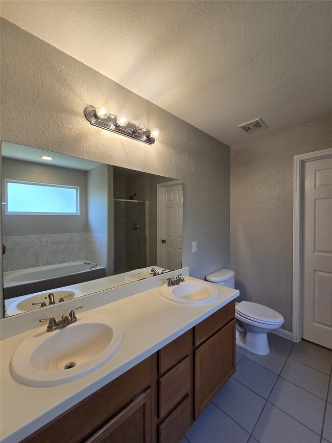 Building Photo - 11114 Opatrny Meadows Ln