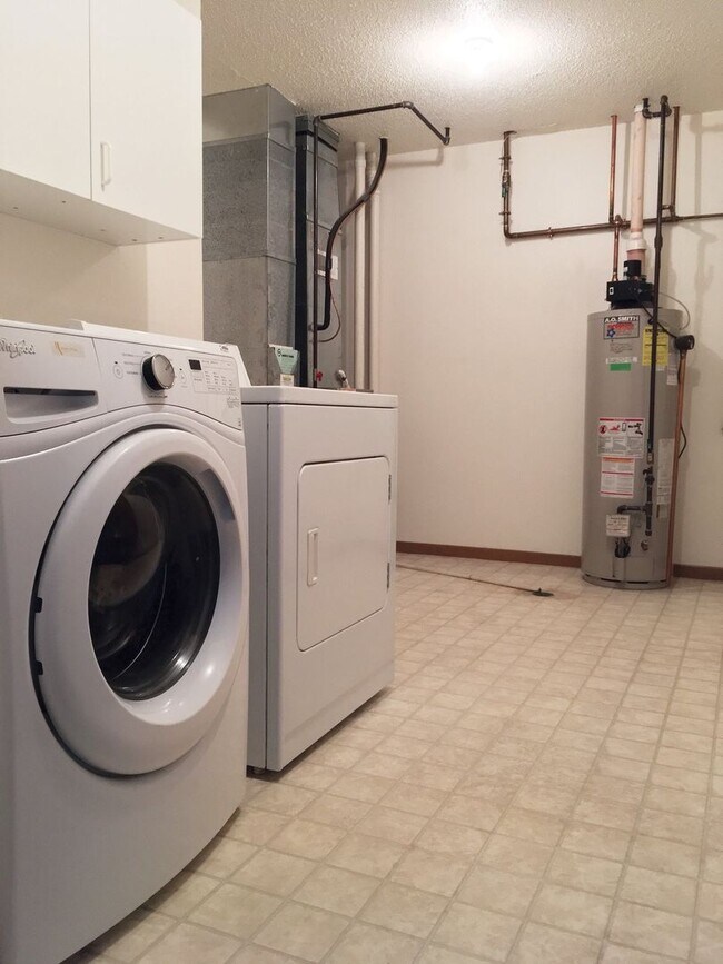 West Bay Park 21002114 Eastbay Dr Mandan, ND Apartments for Rent