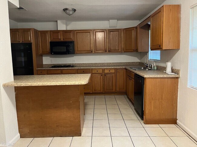 Foto del edificio - 2 br, 1.5 bath House - 66 Holly Cir