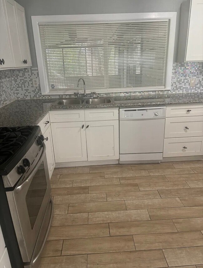 Foto del edificio - 2310 Merle St