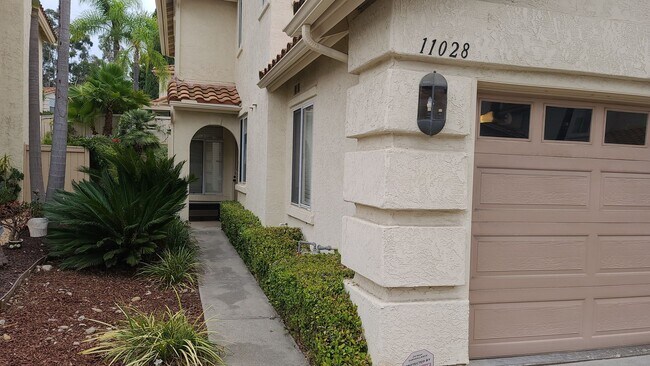 Building Photo - Scripps Ranch Townhome in Campton