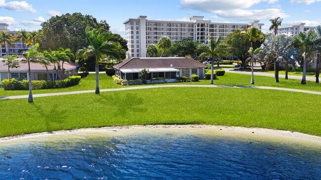Foto del edificio - 3015 N Palm Aire Dr