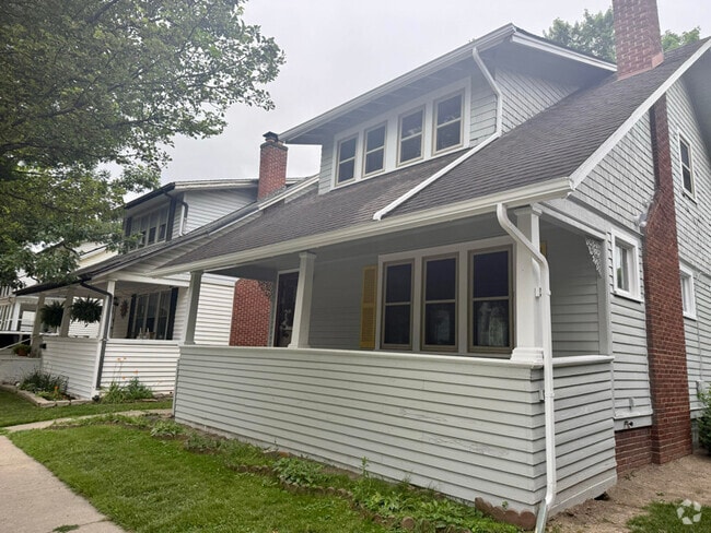 Building Photo - 39 Ferrin Pl