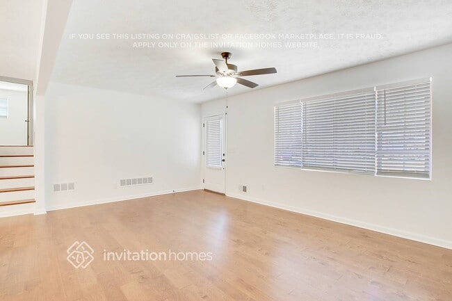 Building Photo - 675 Village Ln Dr SW