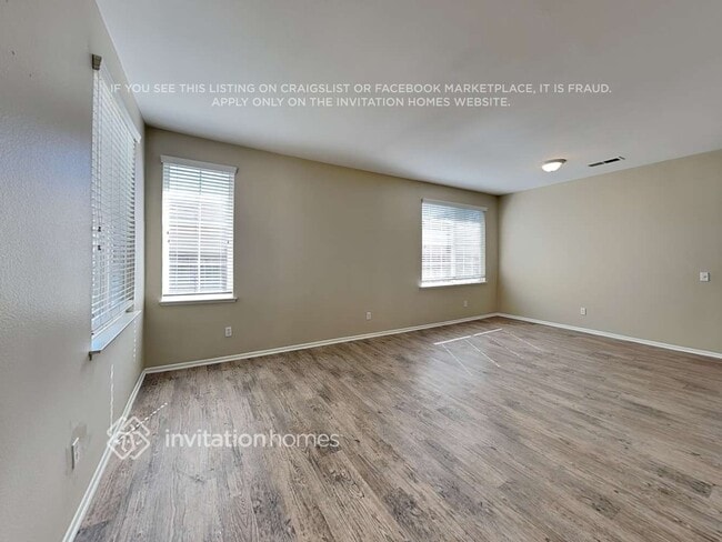 Foto del edificio - 27623 Mangrove St