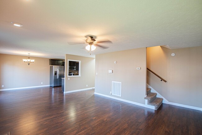 Building Photo - Pet Friendly Three Bedroom!