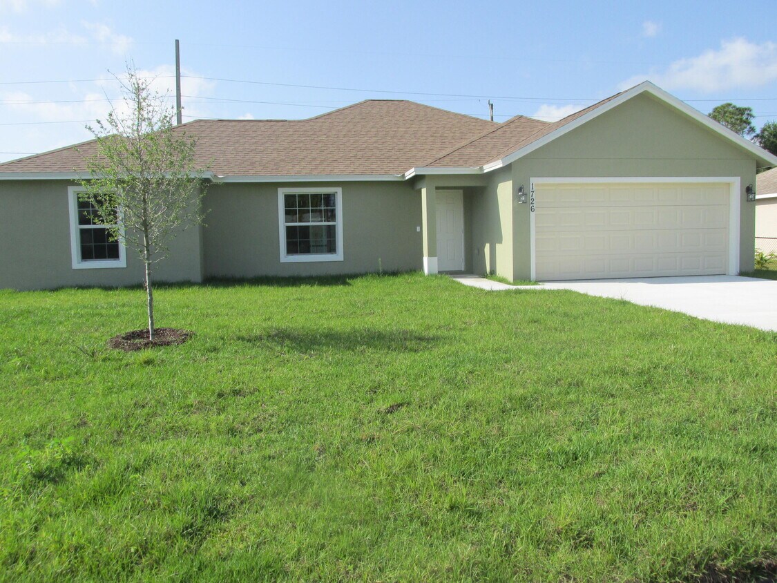 Primary Photo - 1726 SE Minorca Ave