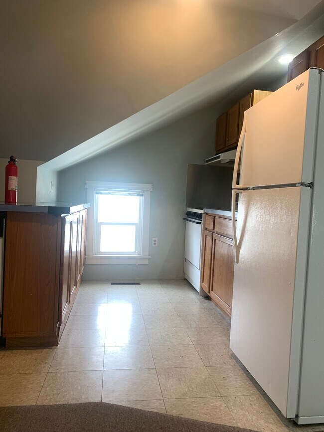 Foto del edificio - 30 W Main St