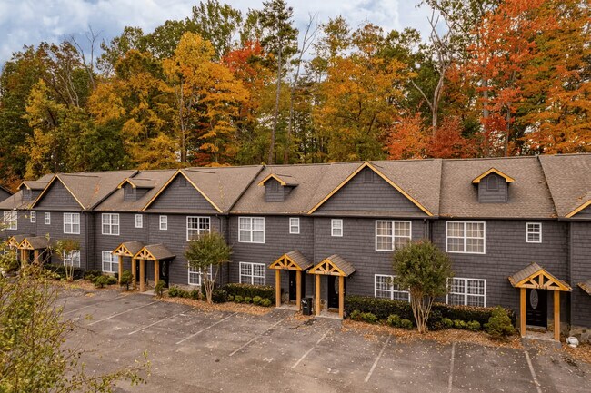 Building Photo - William Holt Townhomes