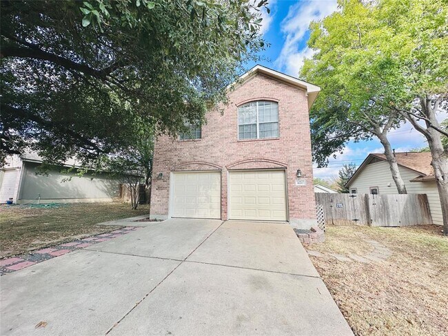 Building Photo - 1600 Primrose Trail