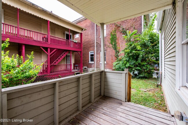 Building Photo - 704 Zane St