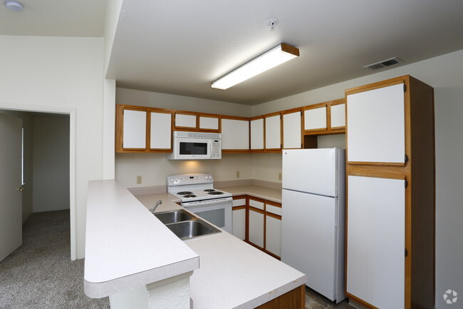 2BR, 2BA - Lindsey - Heights by Marston Lake Apartments