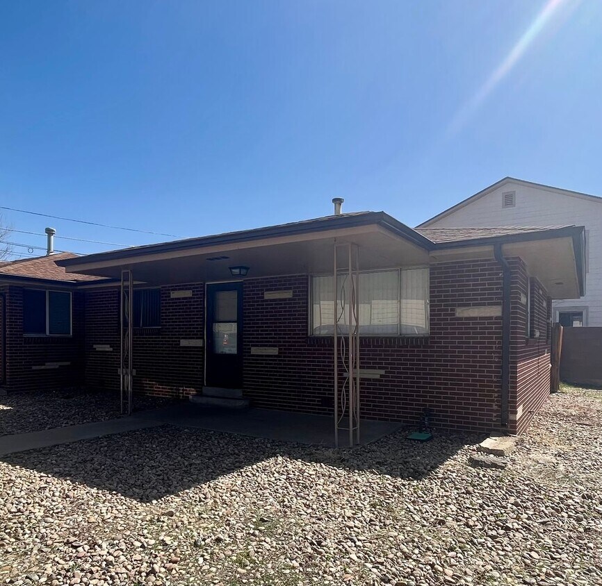 Foto principal - Charming Two Bedroom in Lakewood-Updated, ...