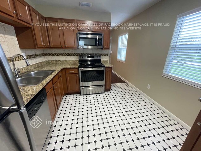Building Photo - 7020 Aspen Ave