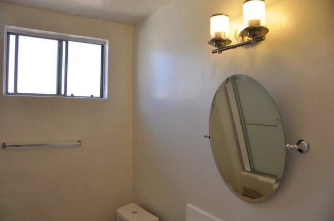 Building Photo - 1 bedroom in Los Angeles CA 90004