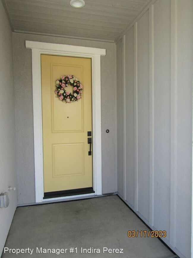 Building Photo - 4 br, 3 bath House - 1490 Oak Circle