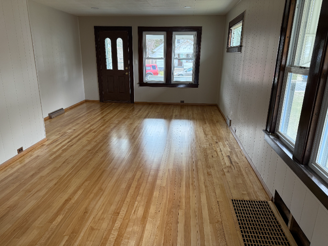 Building Photo - 1316 Lyndale Ave
