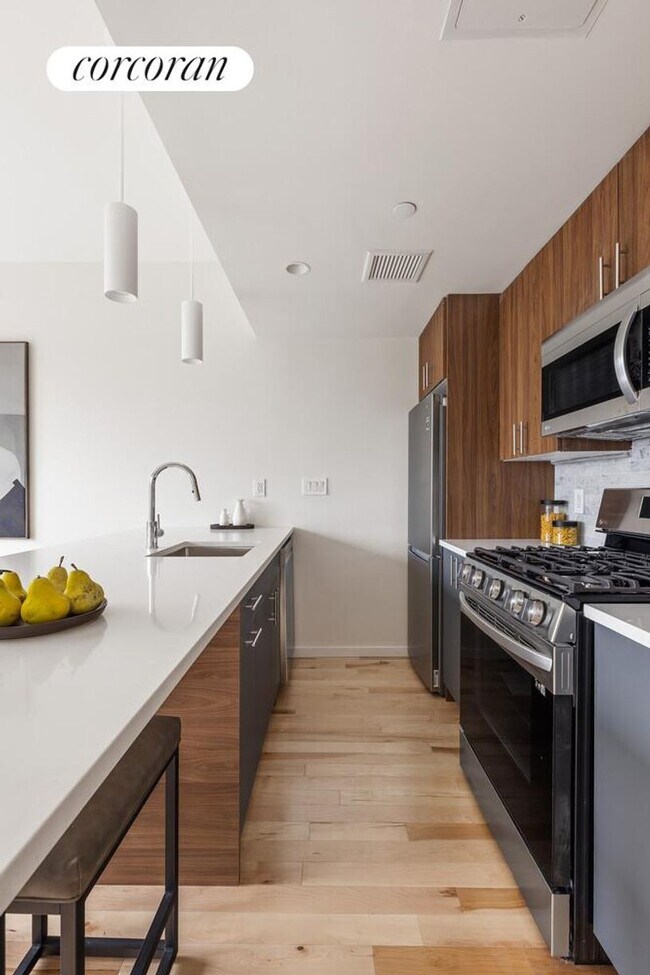 Building Photo - 1064 Hancock St