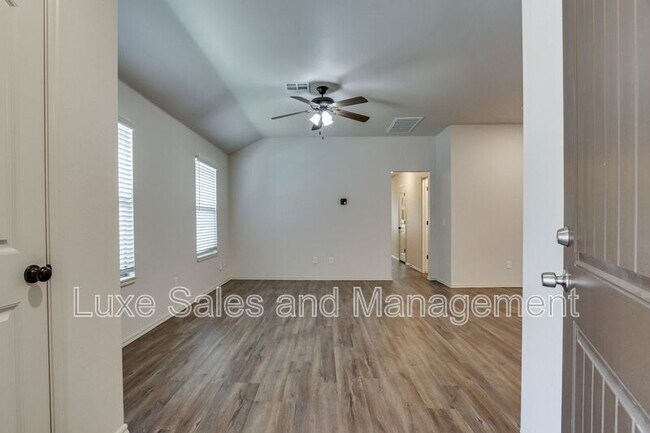 Building Photo - 433 Chalk Hill Ct
