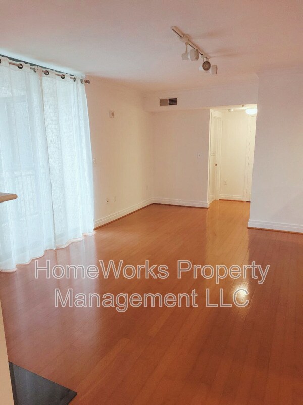 Building Photo - 414 Water Street