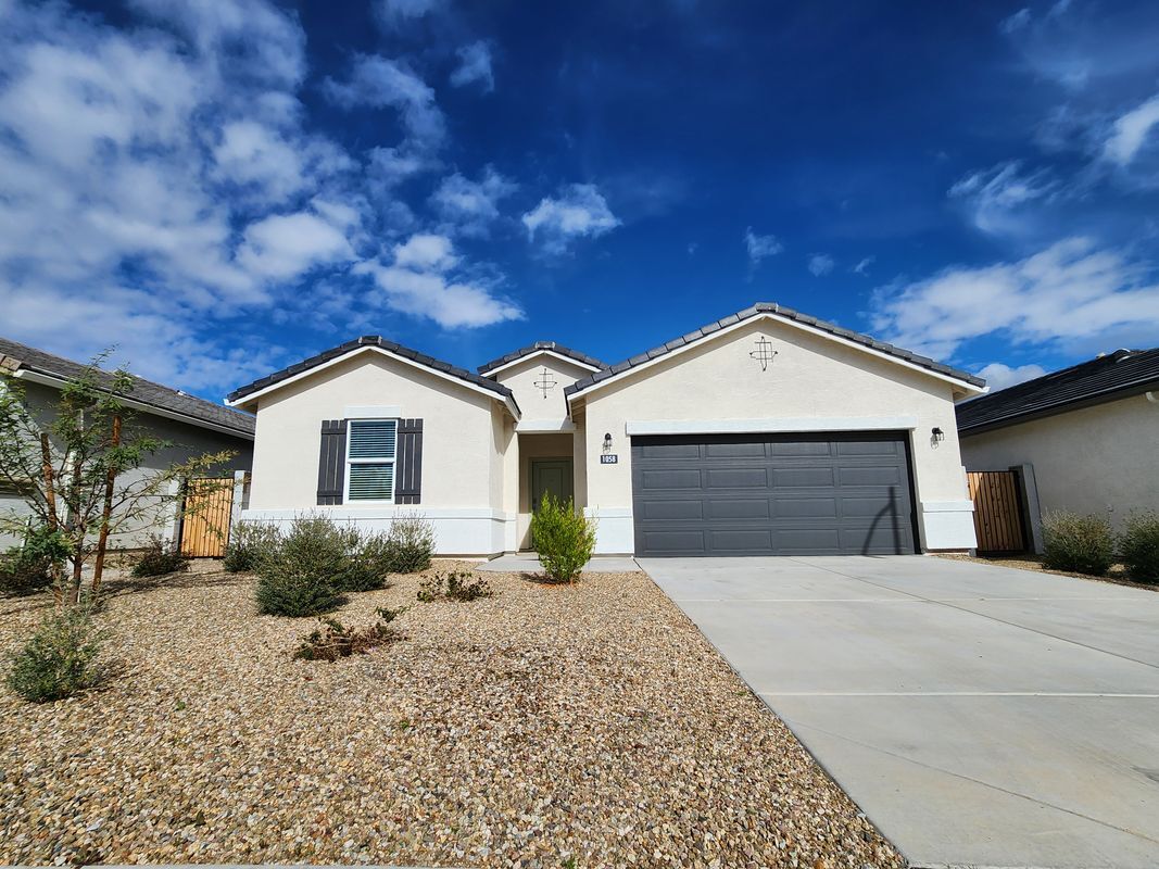 Foto principal - 1058 W Chimes Tower Dr