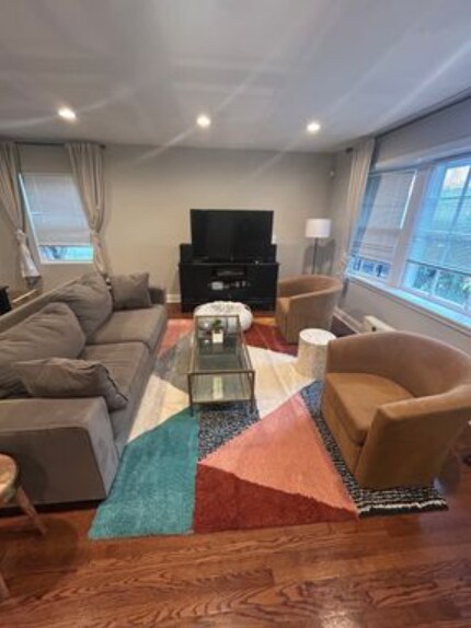 Foto principal - 9143 S Cottage Grove Ave