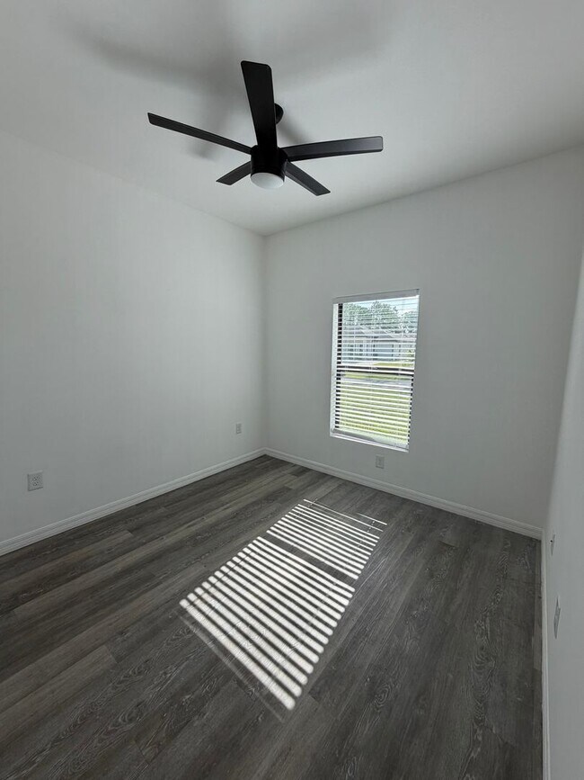 Foto del edificio - 2122 Armour Rd