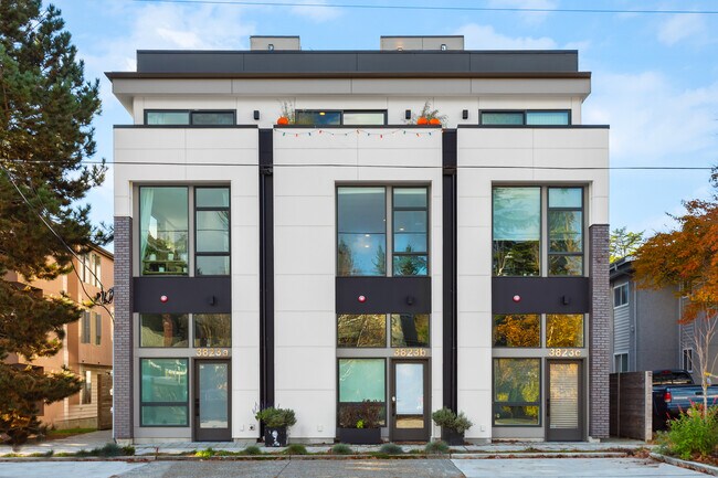 Foto del edificio - 3823 34th Ave W